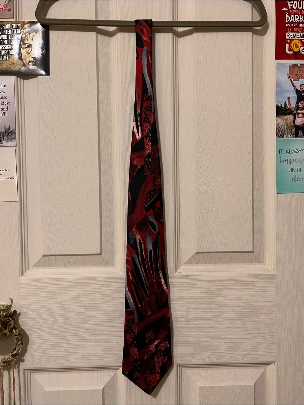 Don Loper Beverly Hills Men's Necktie 100% silk